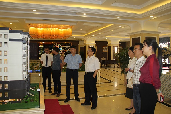 王思军一行到徽盐地产六安项目调研指导事情